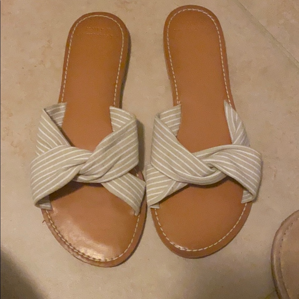 Abercrombie & Fitch Tan Leather Slide Sandals with Cream Striped Knot Straps